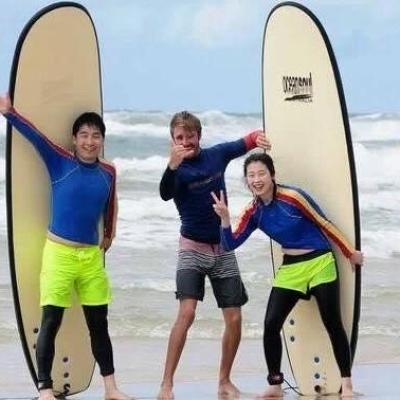 Intermediate Surfing Lesson at Burleigh Australia